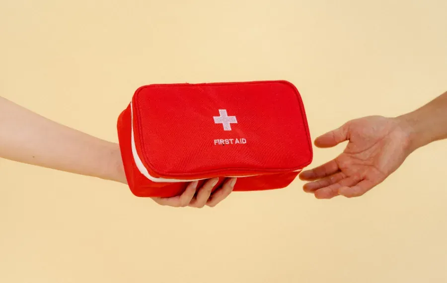 what does emergency first aid at work cover