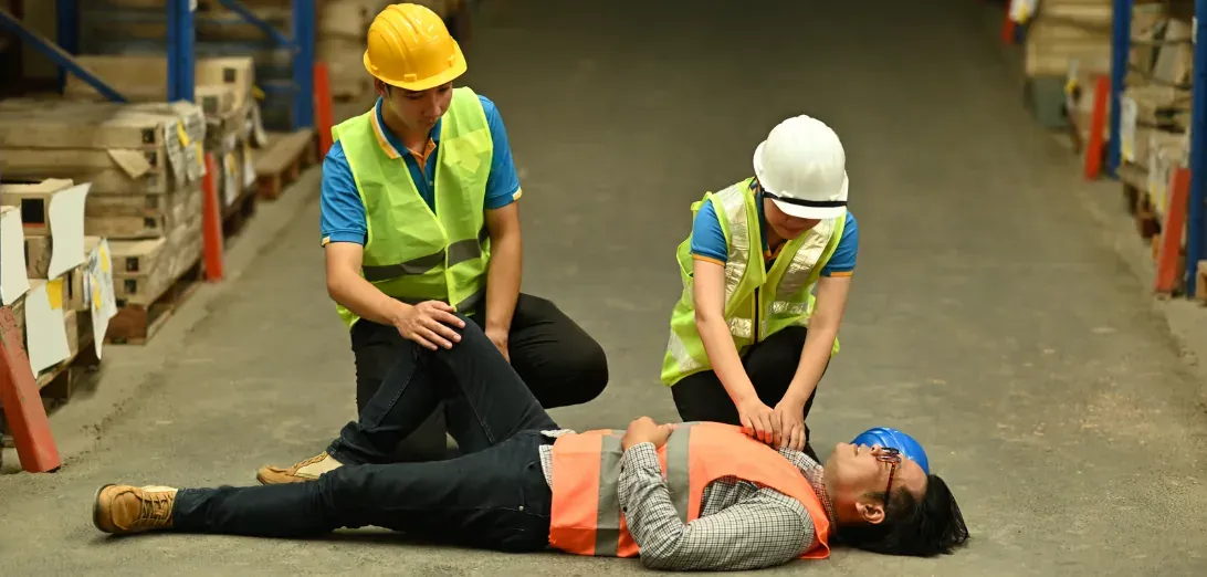 How Emergency First Aid Training Helps in Workplace Emergencies